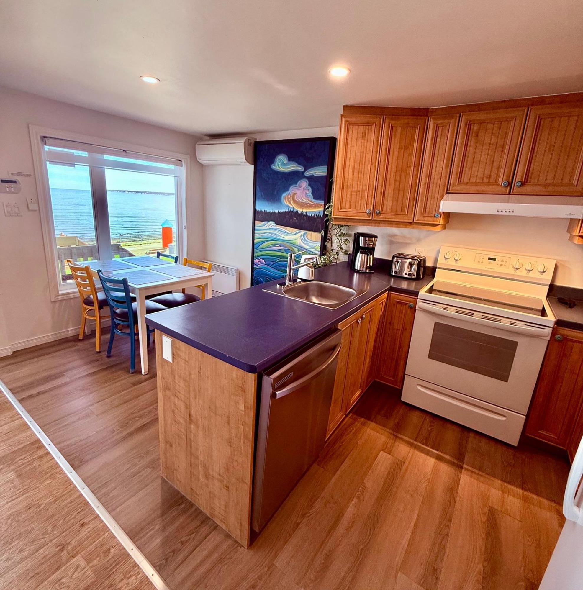 L'Appat Buvette Et Couchette De Sainte-Luce - Appartements De Vacances Modernes, Calmes Et Ressourcant Sur Le Fleuve Exterior photo